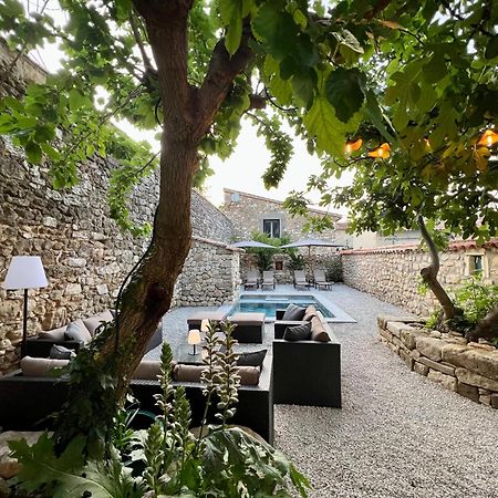 Отель Maison Erica Saint-Mamert-du-Gard Экстерьер фото